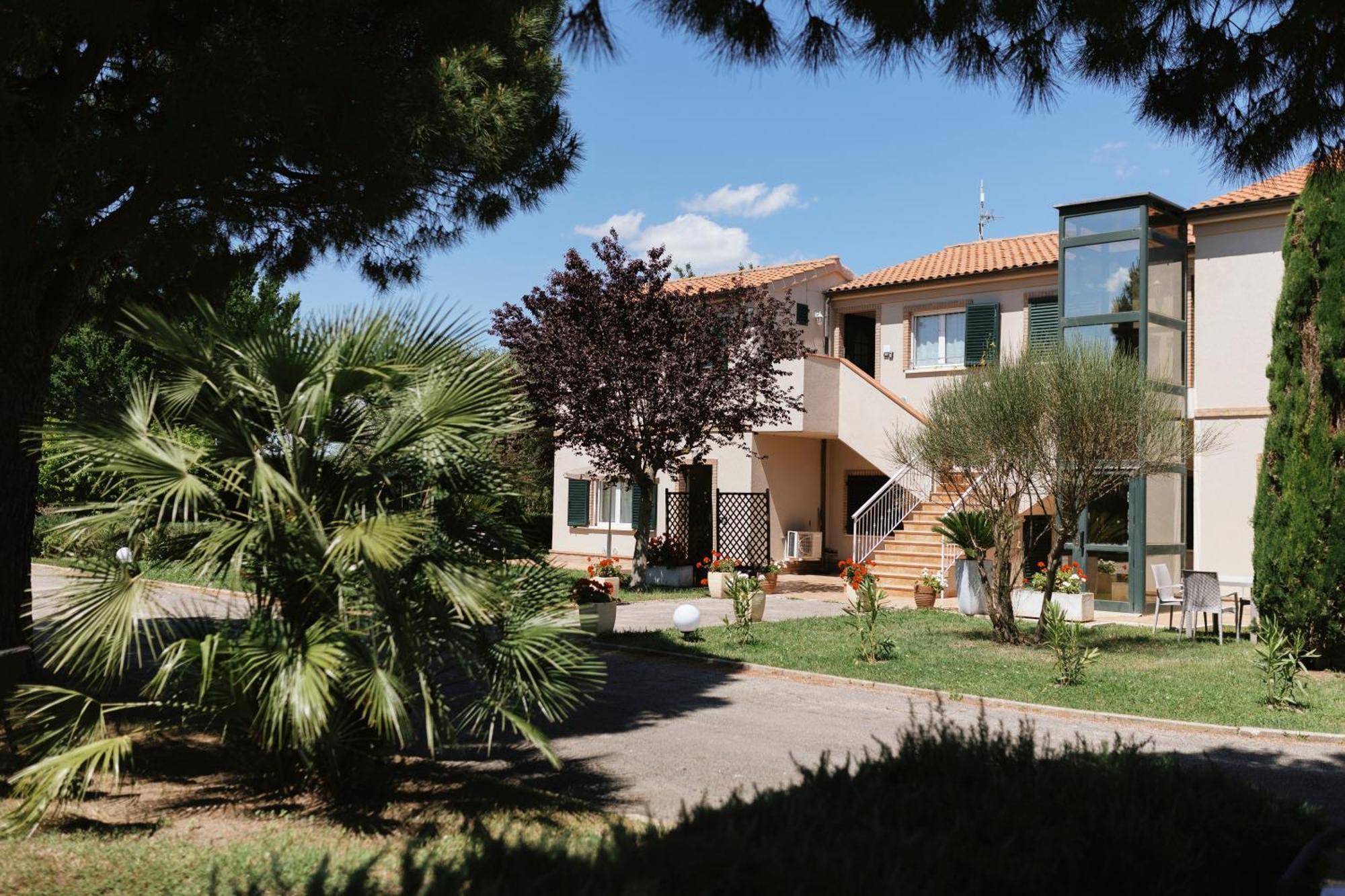 Aparthotel Chiara *